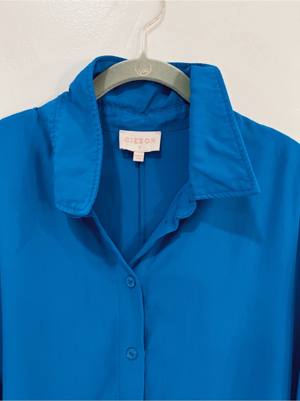 Ciebon Silky Oversized Button Down - Picture 5 of 11